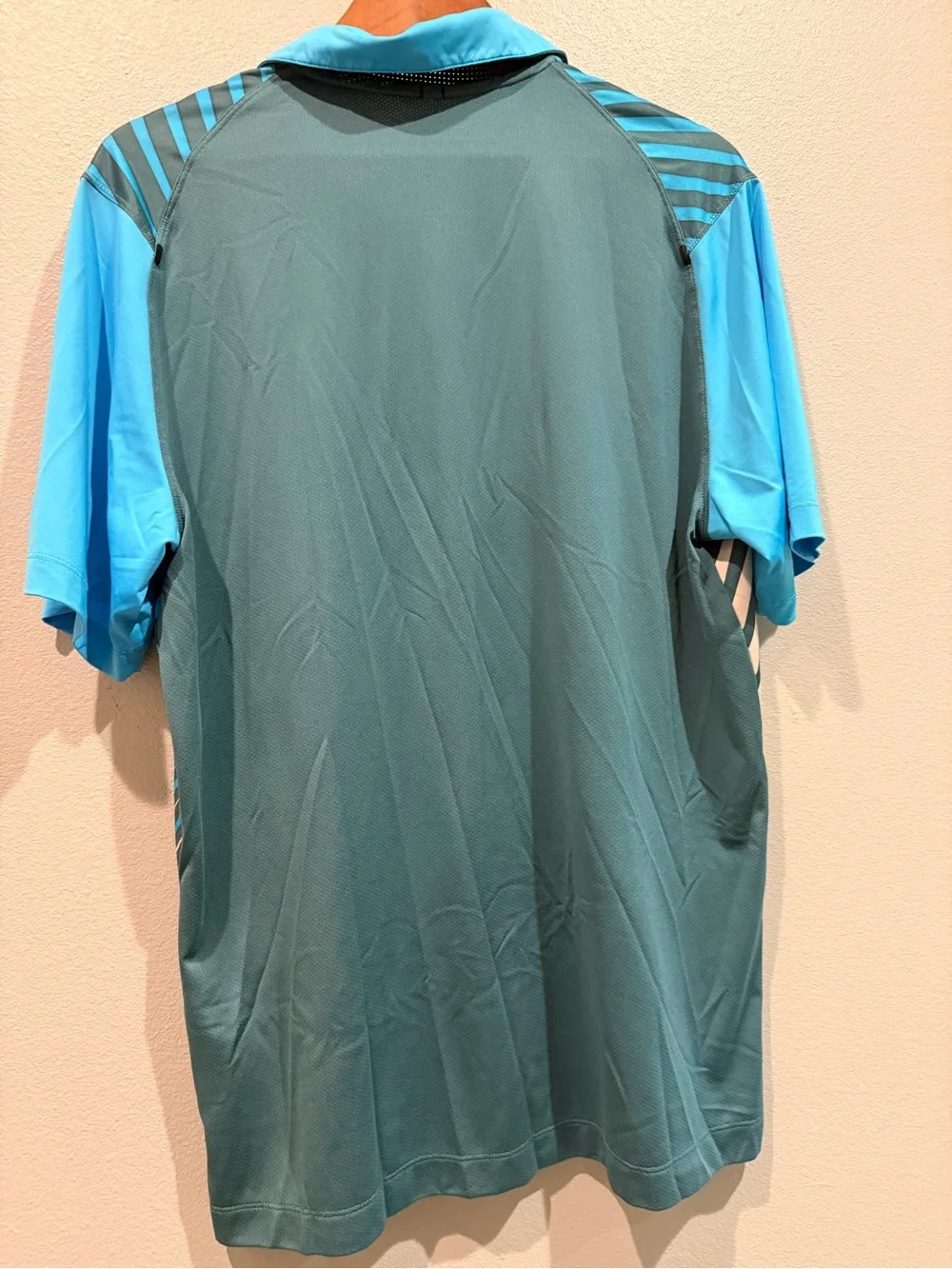 Nike Golf Tour Performance Dri Fit Blue Teal White Diagonal Wave Golf Polo Vent
